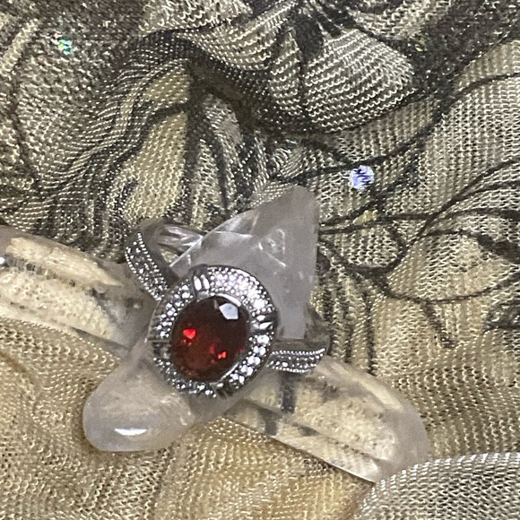 Garnet ring - Picture 3 of 9